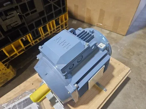 ABB M3AA-100LB 4-8 IMV18/IM3611 AC Motor 690Y / 2.8 kW 3GAA108529-BDF+VC 2