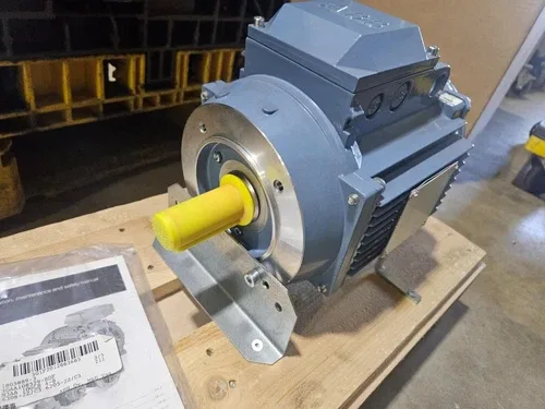 ABB M3AA-100LB 4-8 IMV18/IM3611 AC Motor 690Y / 2.8 kW 3GAA108529-BDF+VC