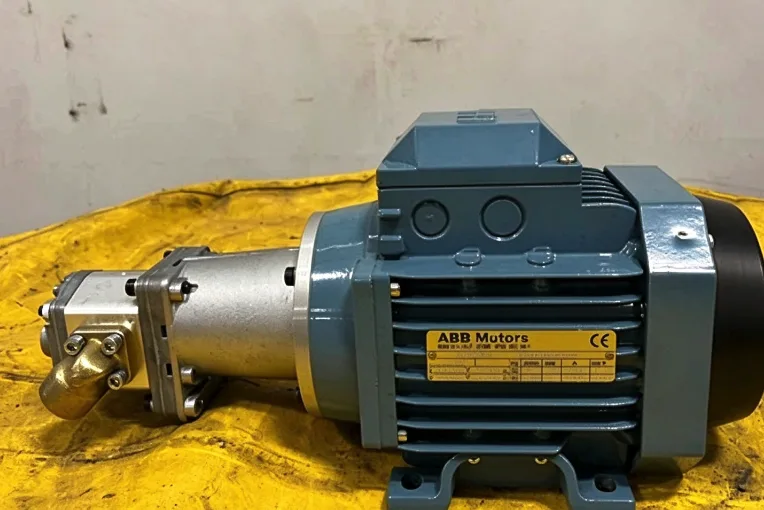 ABB H2VA80A-4 1680RPM 280Y/480V Gear Motor with Gear Reducer