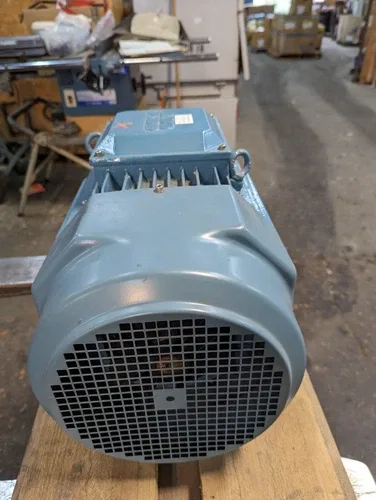 ABB 5.5 kw Electric Motor 3512 RPM 460 VAC 3 Phase M3BP 132SMF 2 IMB3/IM11001 4