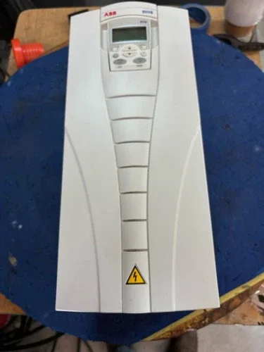 ABB ACH550-U0-031A-4 Vfd Drive 20hp 380-480vac MFG 2018 / See Pics
