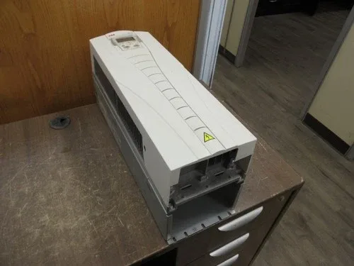 ABB ACH550 AC Drive ACH550-UH-075A-2 25HP 3Ph with Keypad