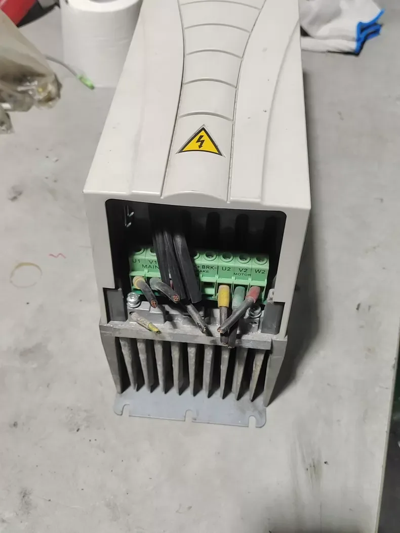 ABB ACS550-01-025A-4 Frequency converter 5.5KW Inverter 4