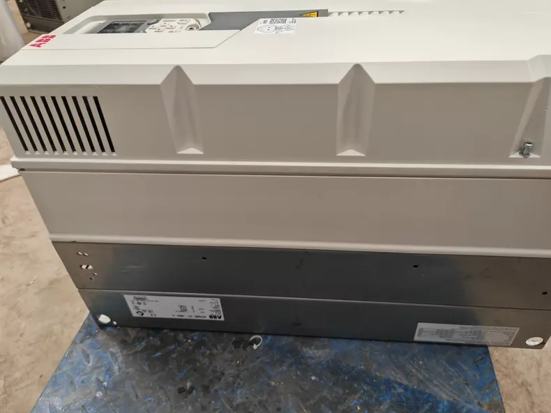 ABB ACS580-01-169A-4 3-Phase 400V 90kW Variable Frequency Drive 4
