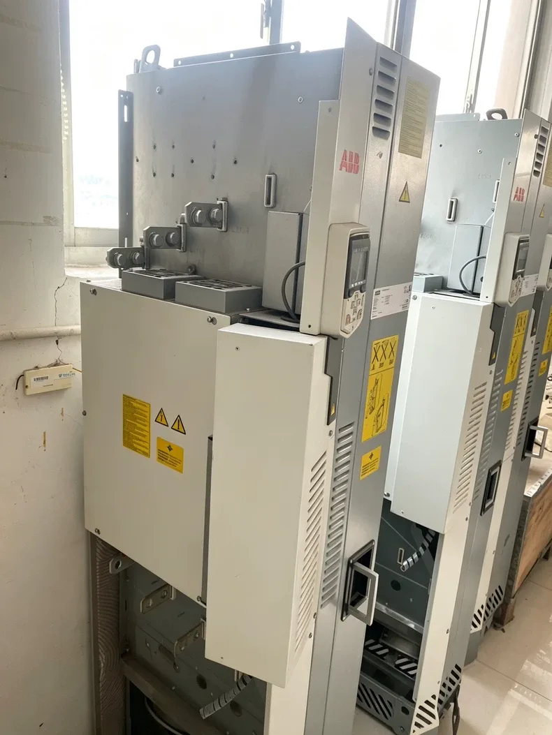 ABB ACS580-04-820A-4 Frequency converter