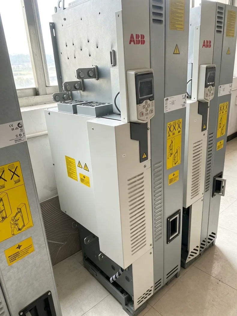 ABB ACS580-04-820A-4 Frequency converter 4