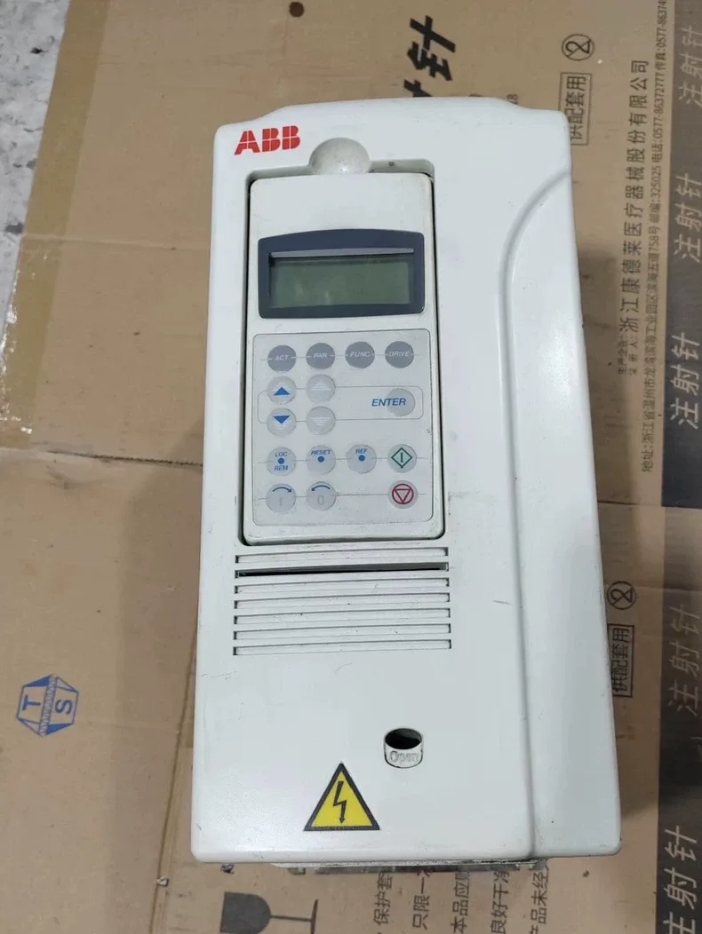 ABB ACS800-01-0004-3+P901 Frequency Converter 3ABD64669923-D HT