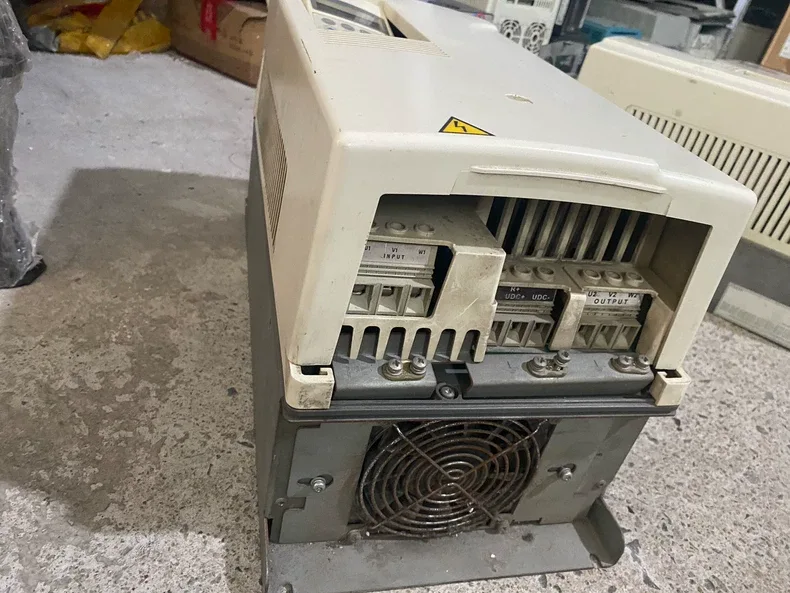 ABB ACS800-01-0030-3+D150 Frequency converter MS 3