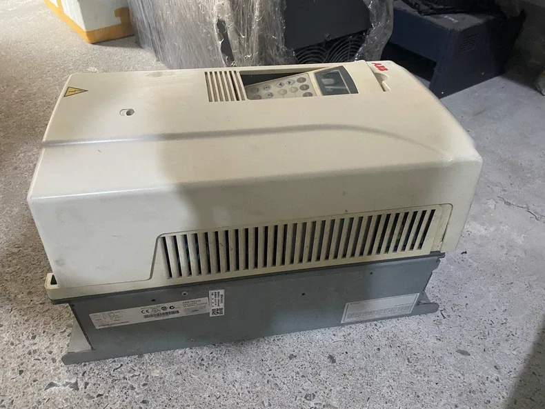 ABB ACS800-01-0030-3+D150 Frequency converter MS 2