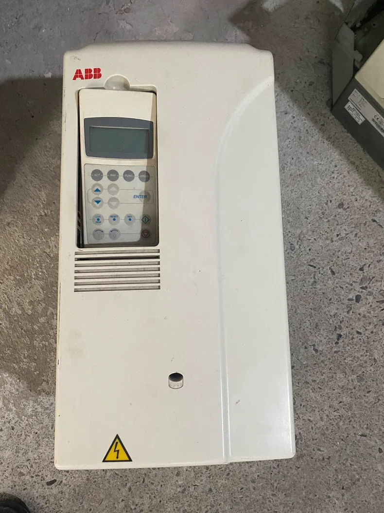 ABB ACS800-01-0030-3+D150 Frequency converter MS 5