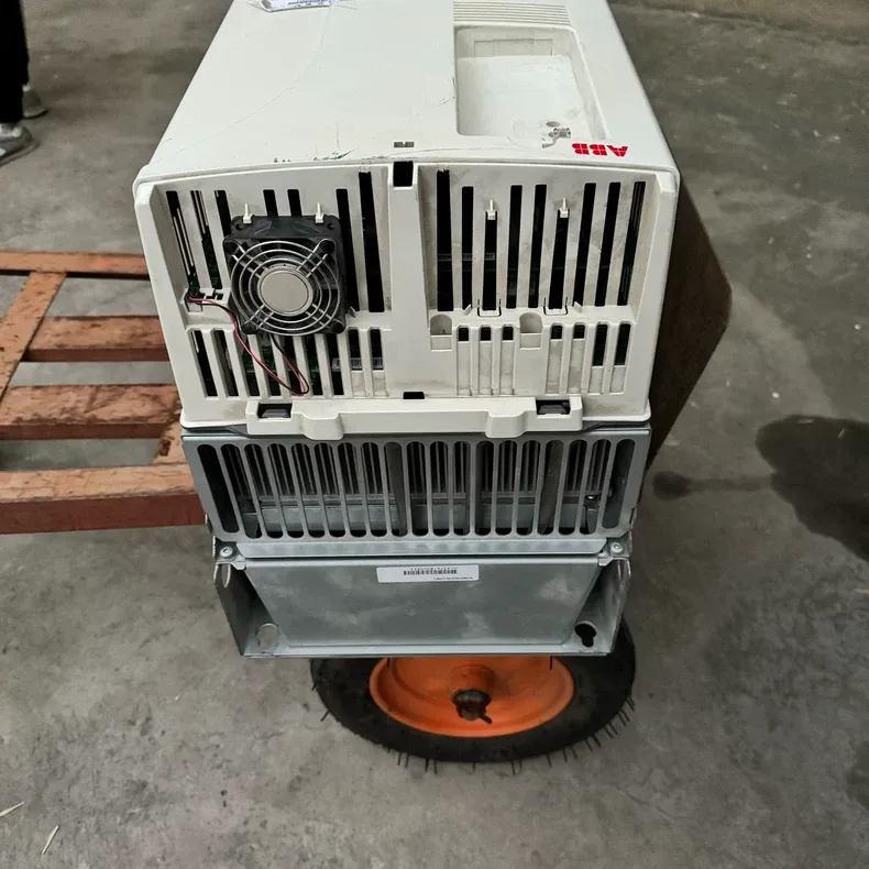 ABB inverter ACS800-04-0120-3 5