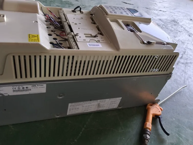ABB ACS800-04-0075-3+P901 Frequency Converter MS 3