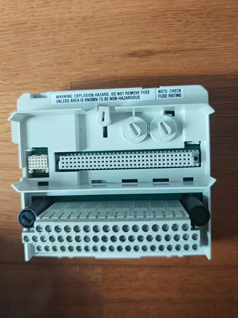 ABB S800 I/O module DI810 2