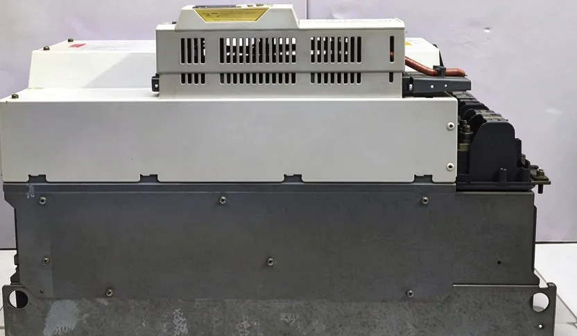 ABB ACS850-04-290A-5 +J400 VFD INVERTER AC DRIVE 290A 160KW/200HP 2