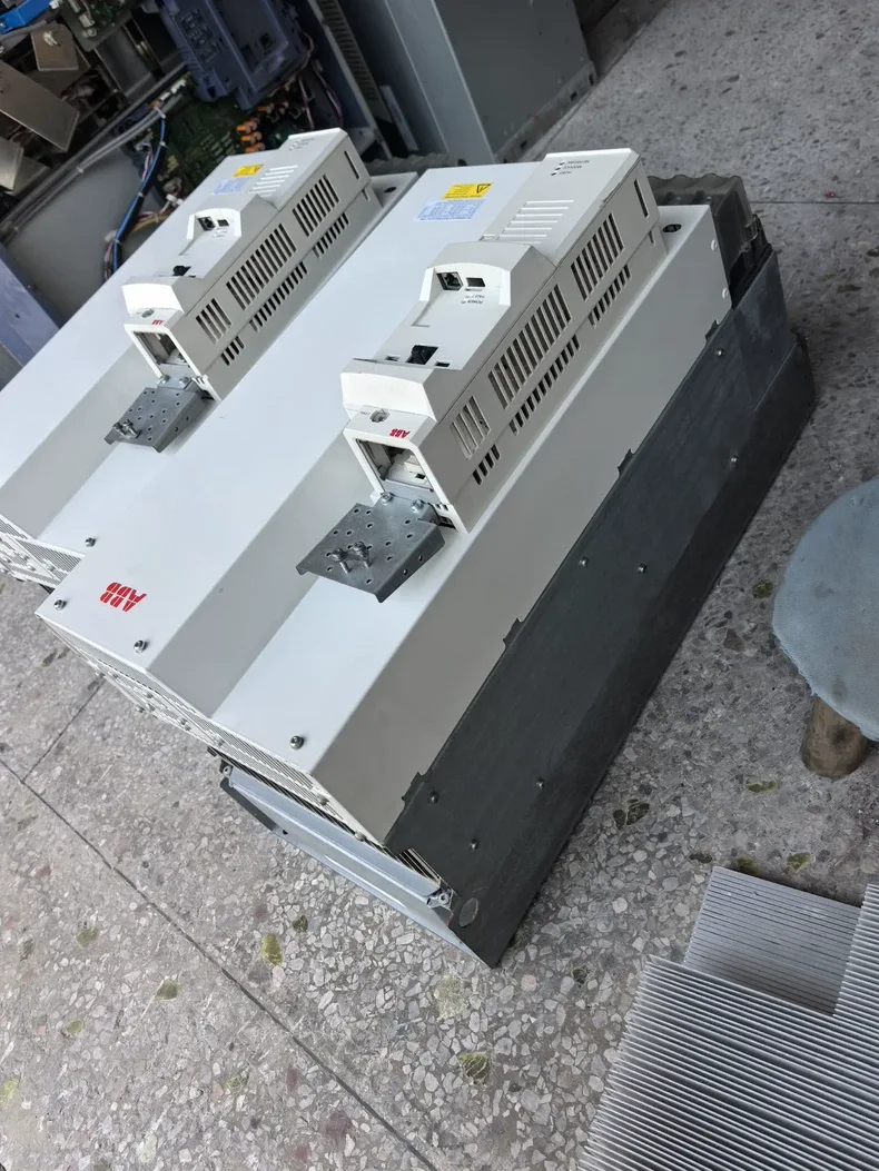 ABB frequency converter ACS850-04-260A-5+j400 4