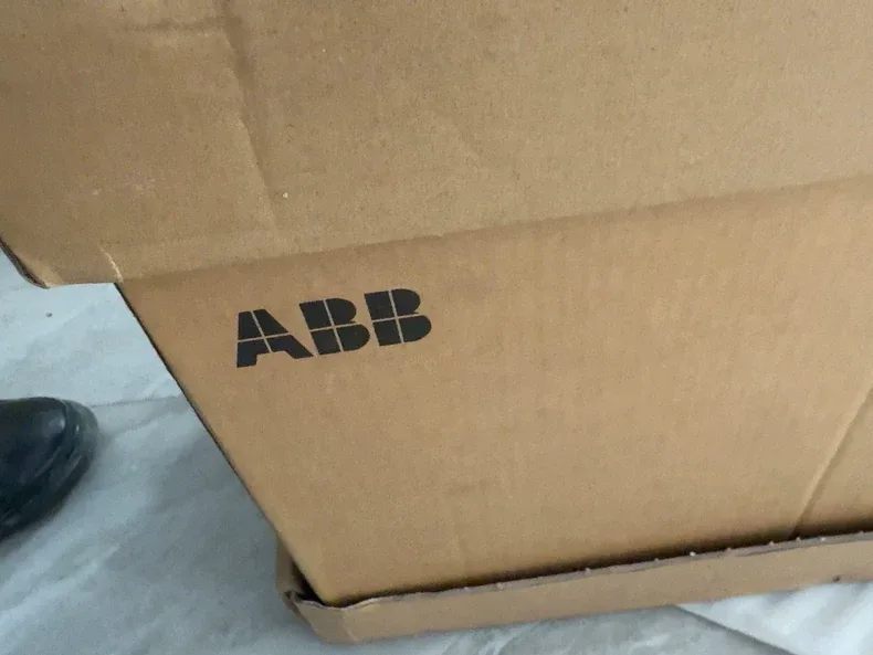 ABB Servo Drive ACS880-01-017A-3+B056 without box 2