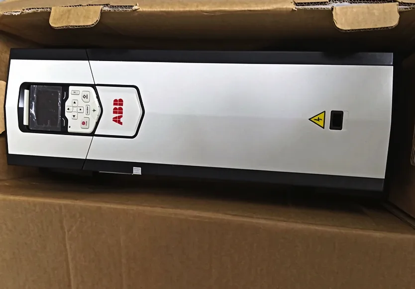 ABB ACS880-01-017A-3+P944+N7518 7.5kW 17A 3P 380-415V VFD