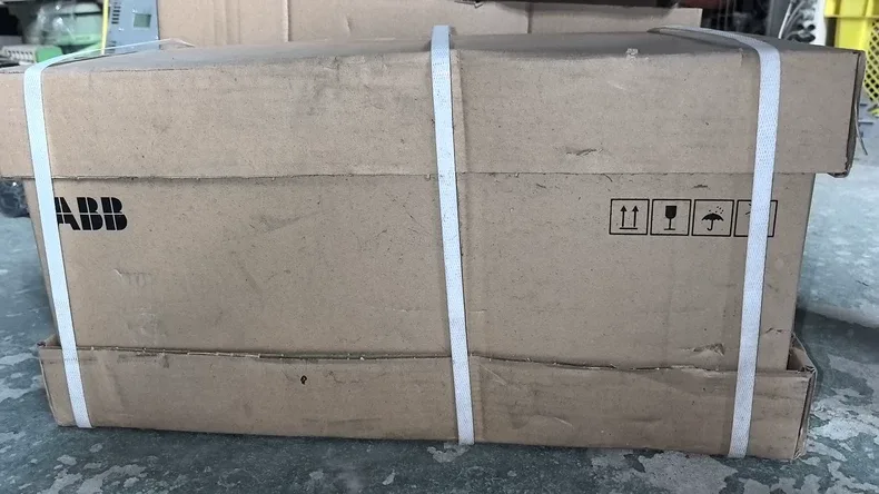 ABB ACS880-01-02A4-3 frequency inverter 3