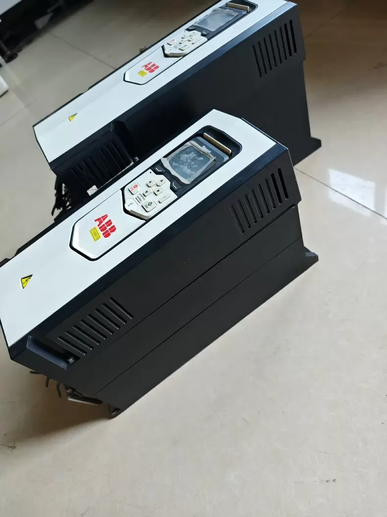 ABB ACS880-01-032A-3+P944+N7518 frequency converter 3