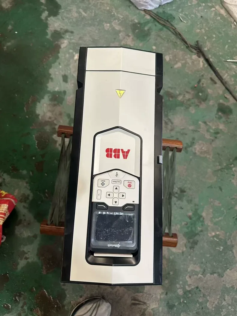 ABB ACS880-01-032A-4 Inverter