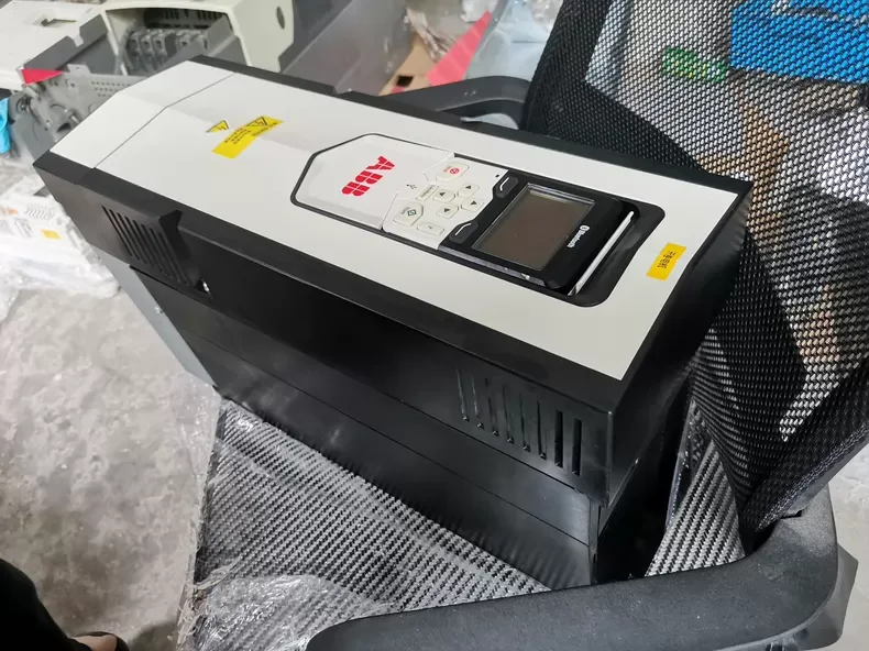 ABB ACS880-01-038A-3 18.5KW frequency converter 2