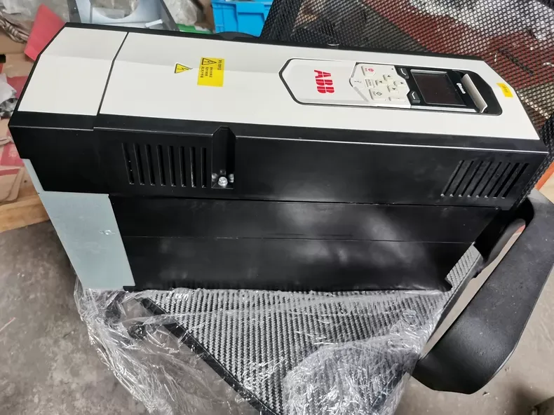 ABB ACS880-01-038A-3 18.5KW frequency converter 3