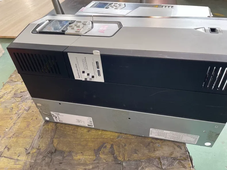 ABB ACS880-01-045A-3 22KW frequency converter 2