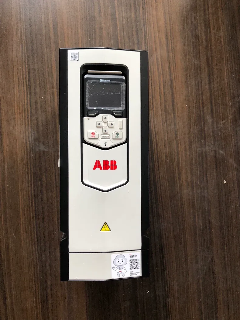 ABB ACS880-01-04A0-3 Frequency Converter
