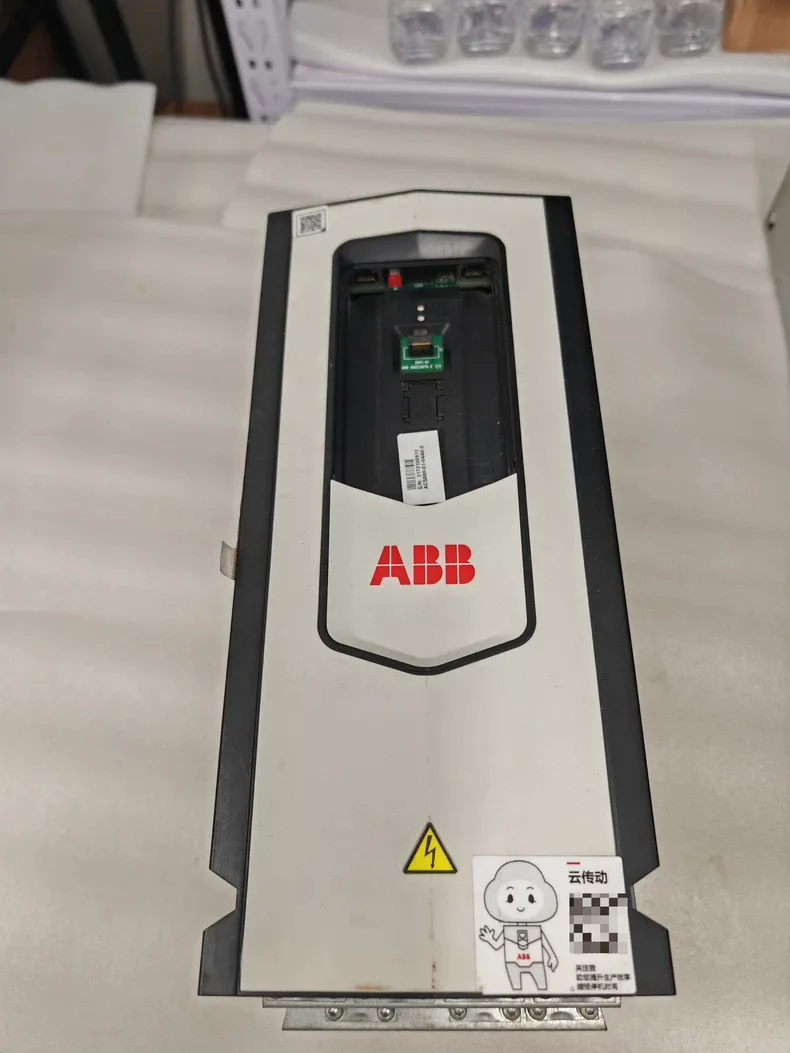 ABB ACS880-01-04A0-3+P944+N7518 frequency converter