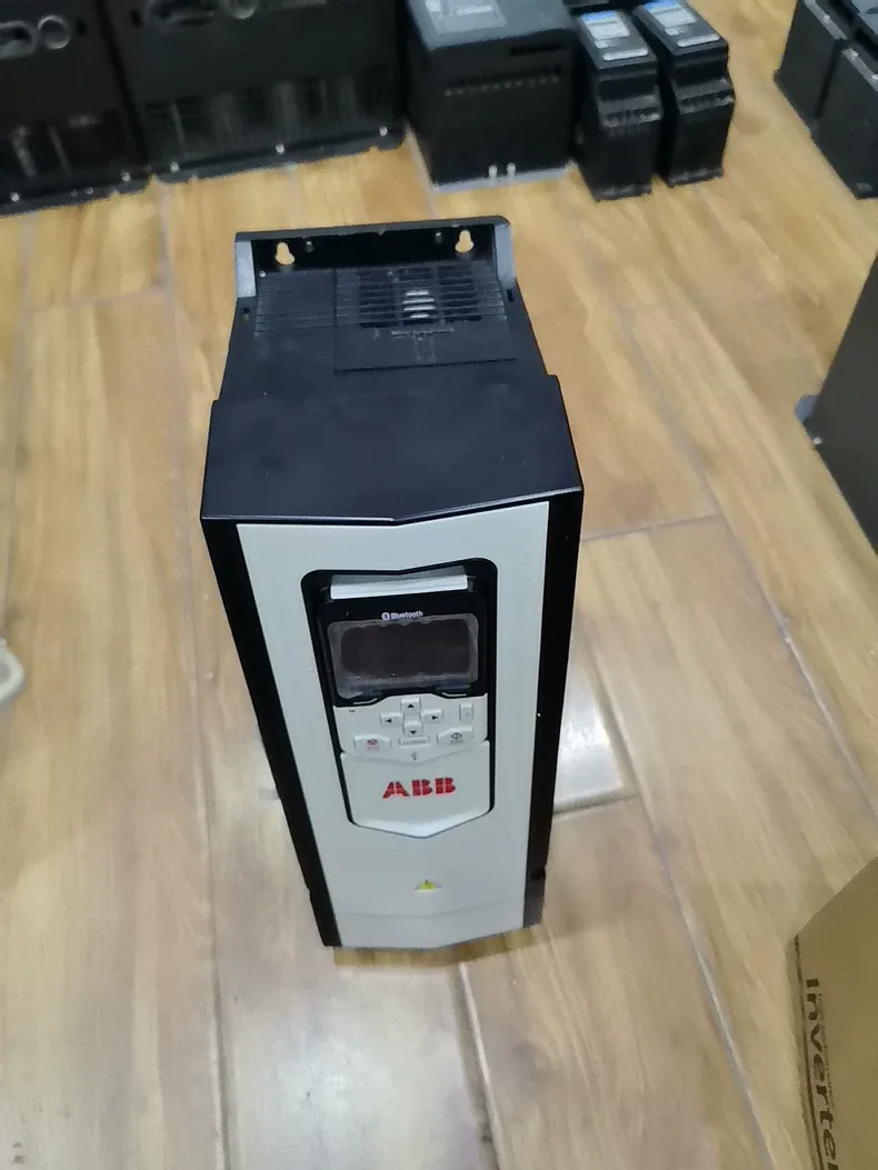ABB ACS880-01-05A6-3 Frequency Converter 3