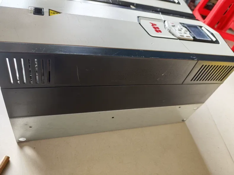 ABB ACS880-01-060A-3 3