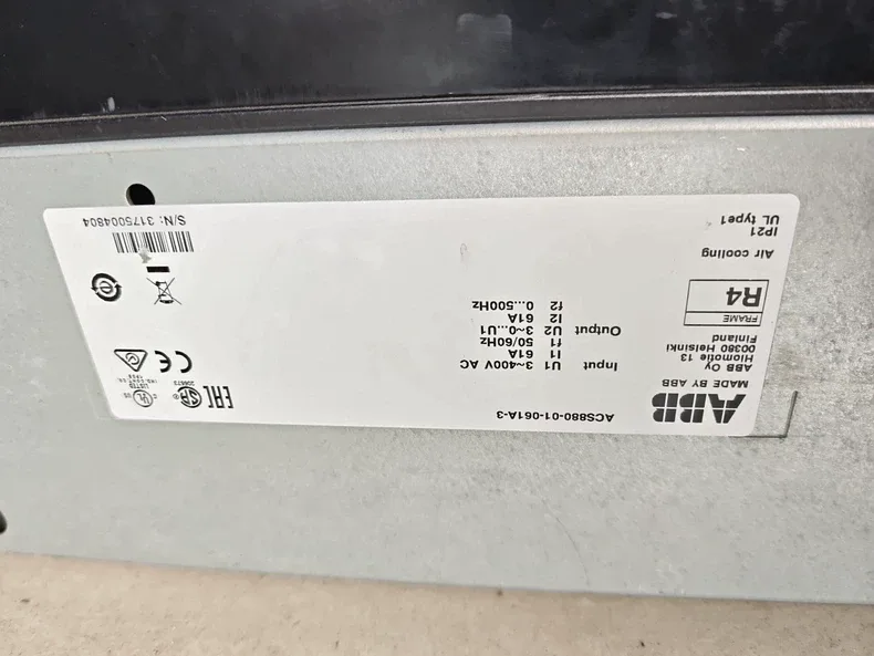 ABB ACS880-01-060A-3 4