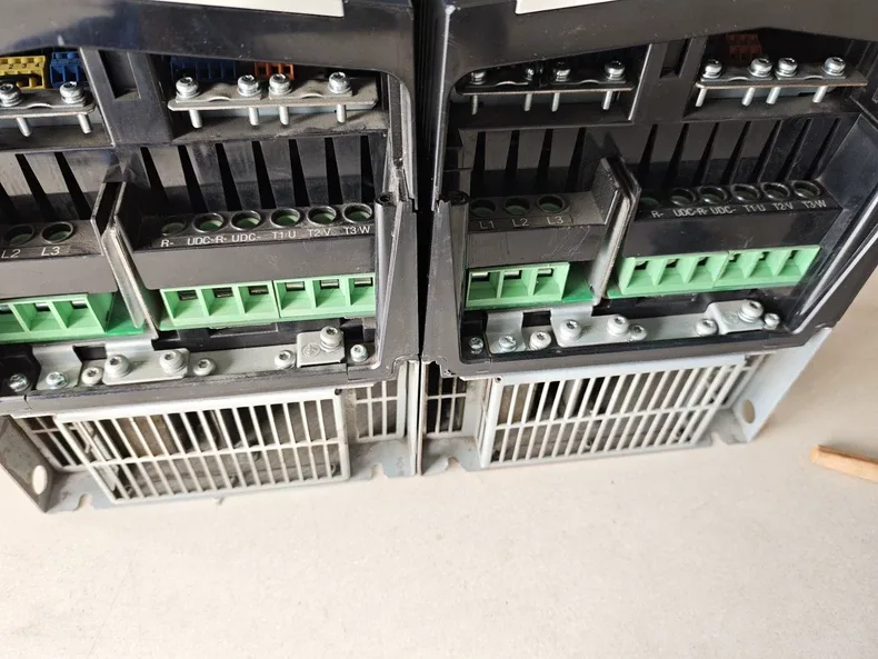 ABB ACS880-01-060A-3 5