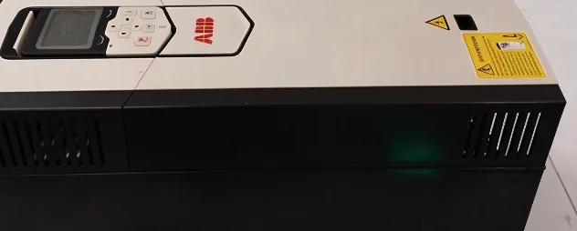 ABB ACS880-01-061A-3+P944 Frequency Inverter Drive F1 50/60 HZ IP20 2