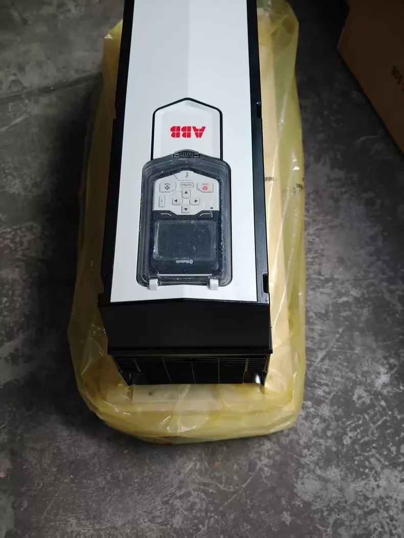 ABB ACS880-01-077A-5+B056 45kW 77A VFD Drive UL Type 12 WE PAY Import Duties 5