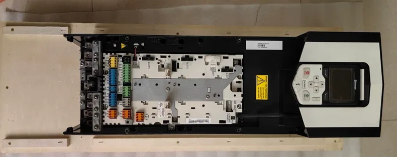 ABB ACS880-01-087A-3+D150 Frequency Converter 3