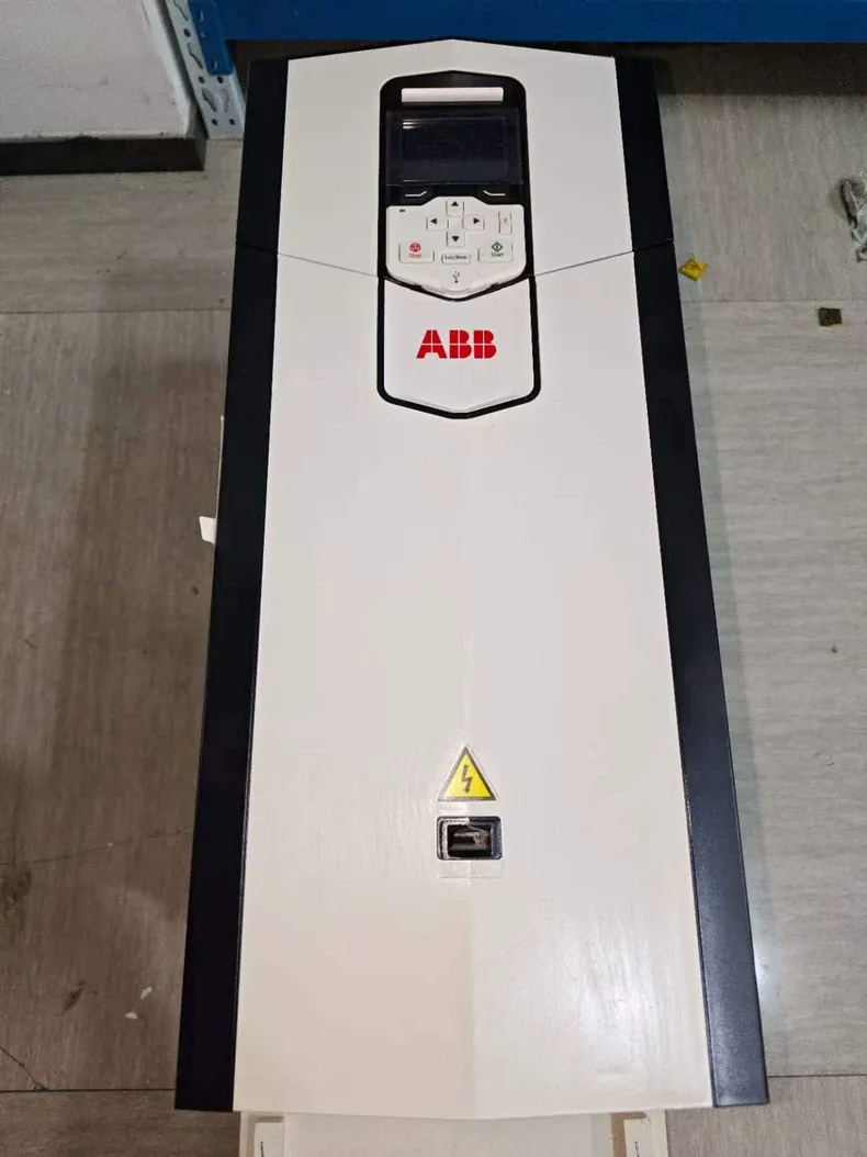 ABB ACS880-01-096A-5+D150 75kw Frequency Converter