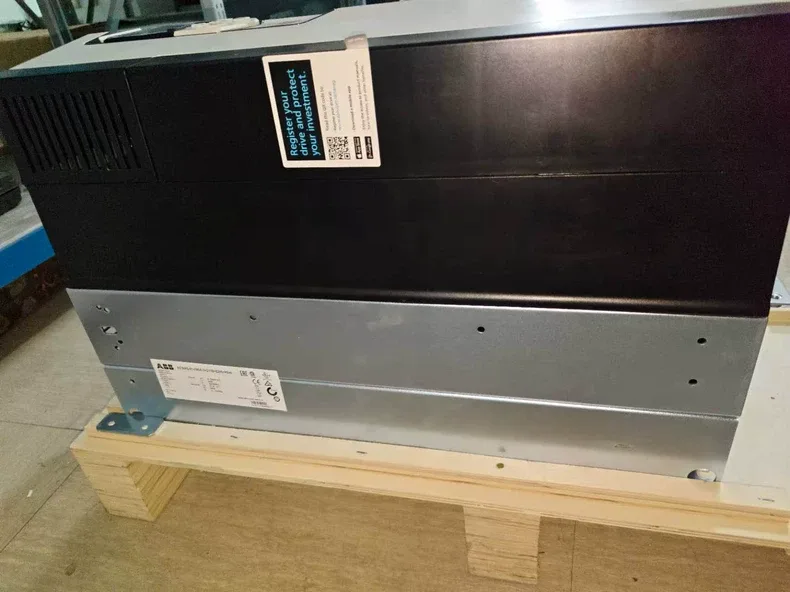 ABB ACS880-01-096A-5+D150 75kw Frequency Converter 4