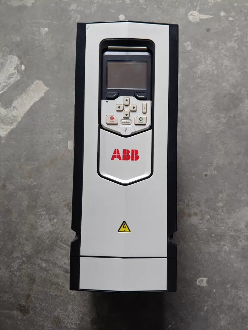 ABB ACS880-01-12A6-3 Frequency converter