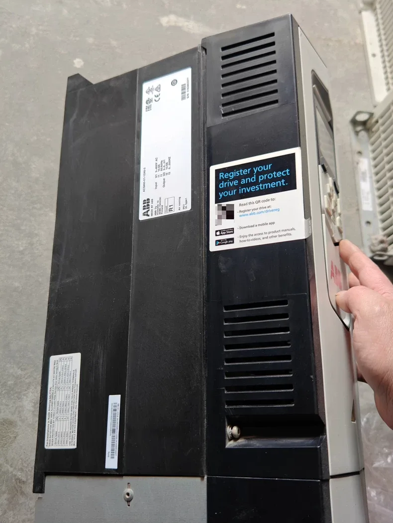 ABB ACS880-01-12A6-3 Frequency converter 3