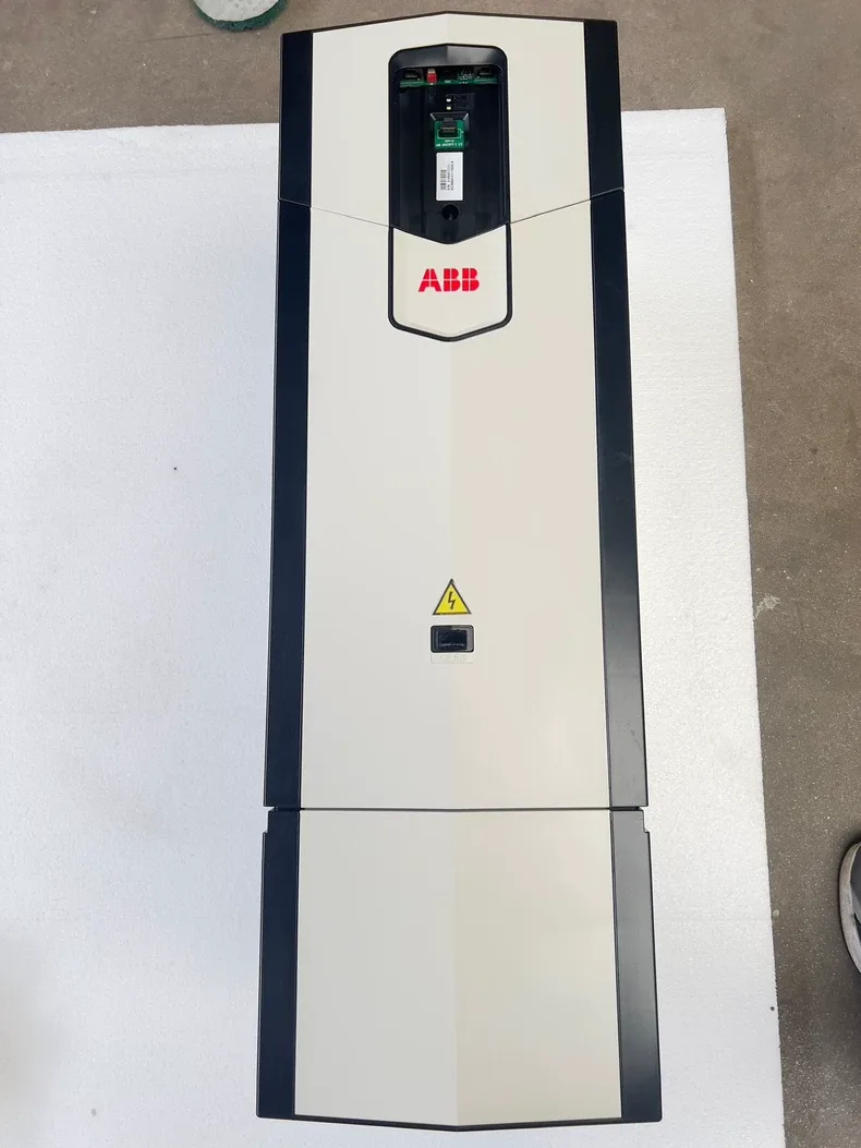 ABB ACS880-01-145A-3+D150 Inverter