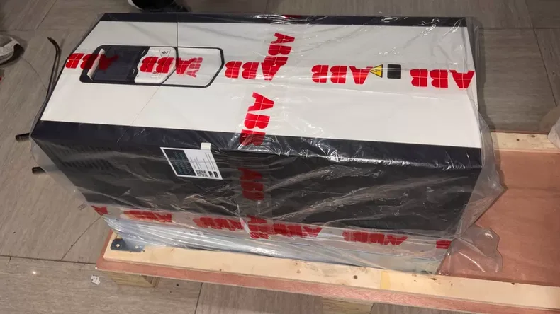 ABB ACS880-01-156A-5+D150 AC Drive 2