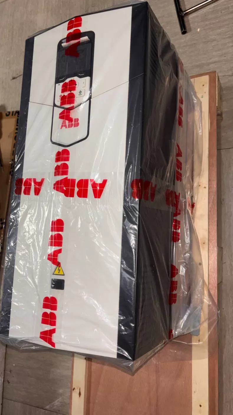 ABB ACS880-01-156A-5+D150 AC Drive 3