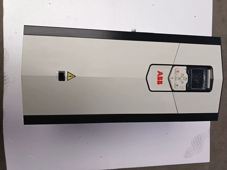 ABB ACS880-01-169A-3+D150 AC Drive