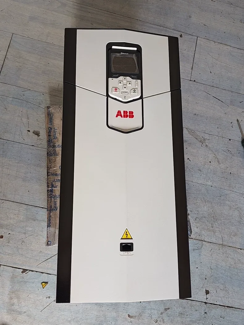 ABB ACS880-01-206A-3+D150 frequency converter