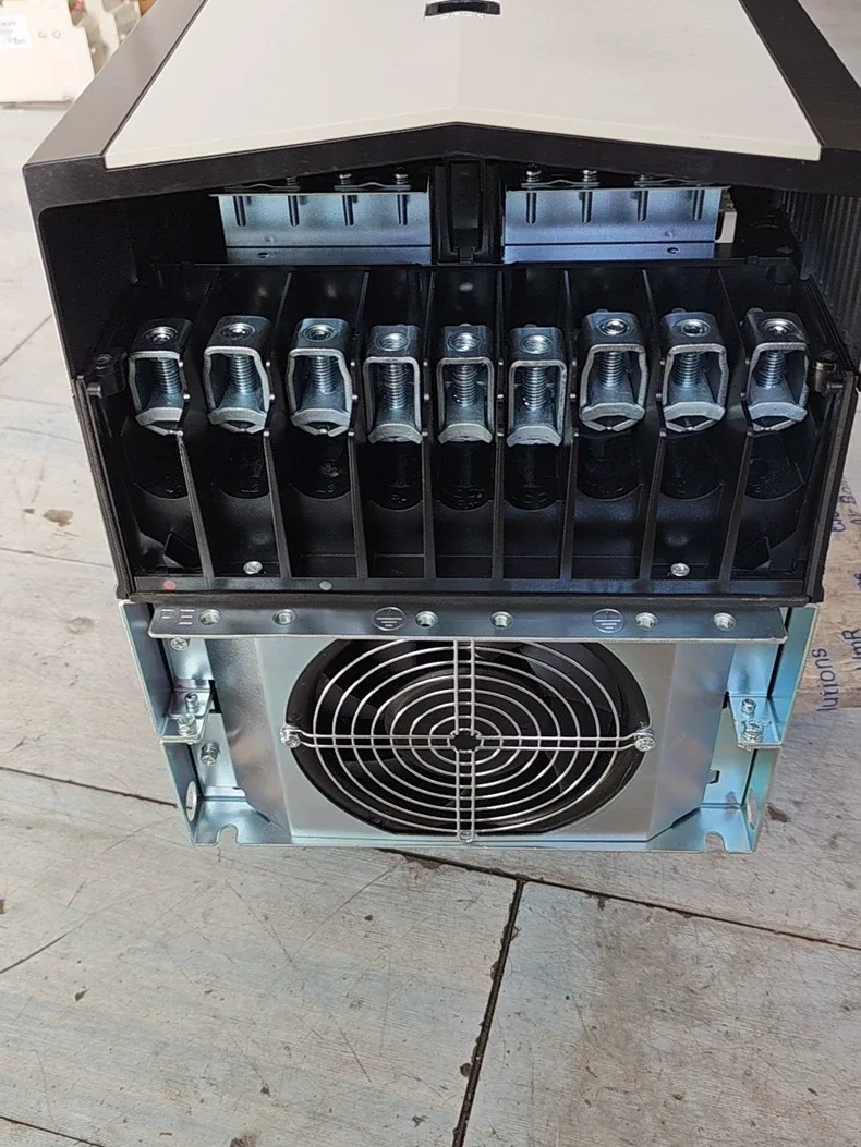 ABB ACS880-01-206A-3+D150 frequency converter 3