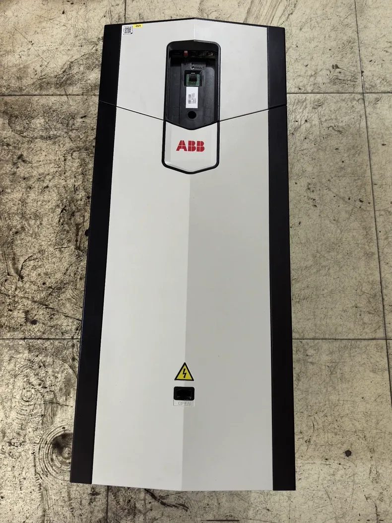 ABB ACS880-01-240A-5+B056