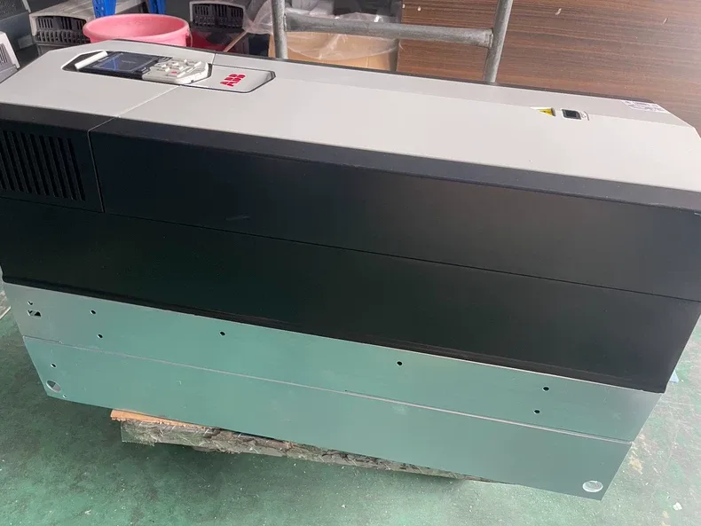 ABB ACS880-01-246A-3+D150 inverter 3