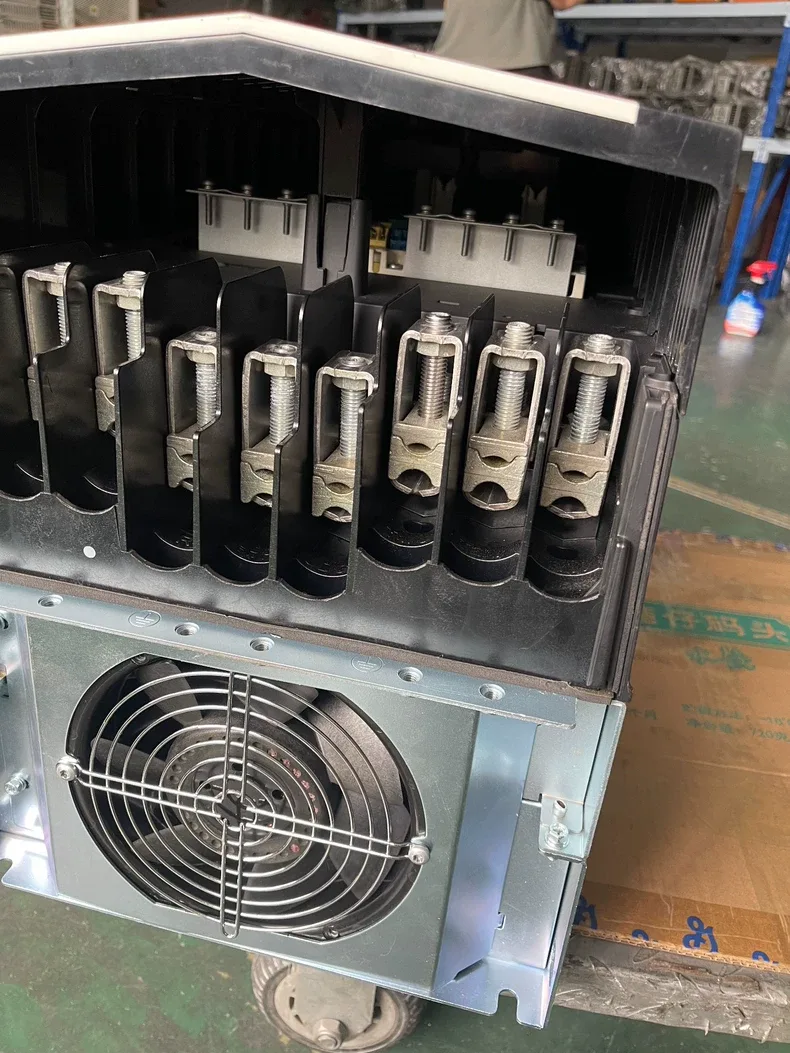 ABB ACS880-01-246A-3+D150 inverter 5