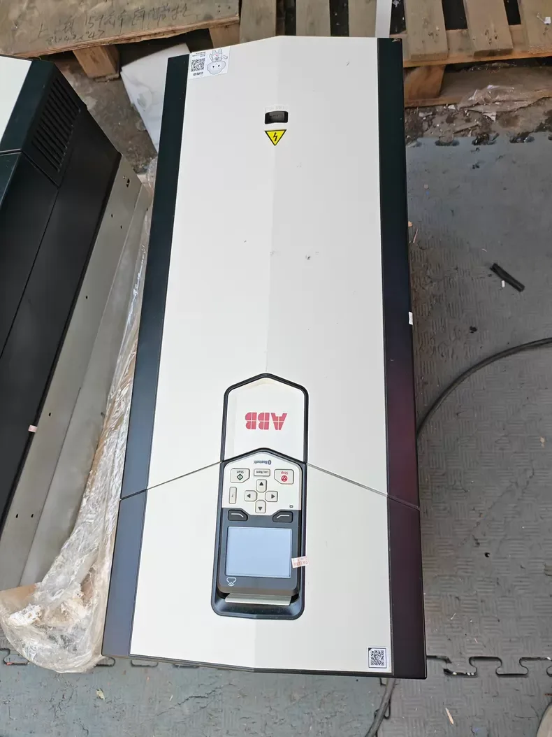 ABB ACS880-01-293A-3+D150 Inverter 5